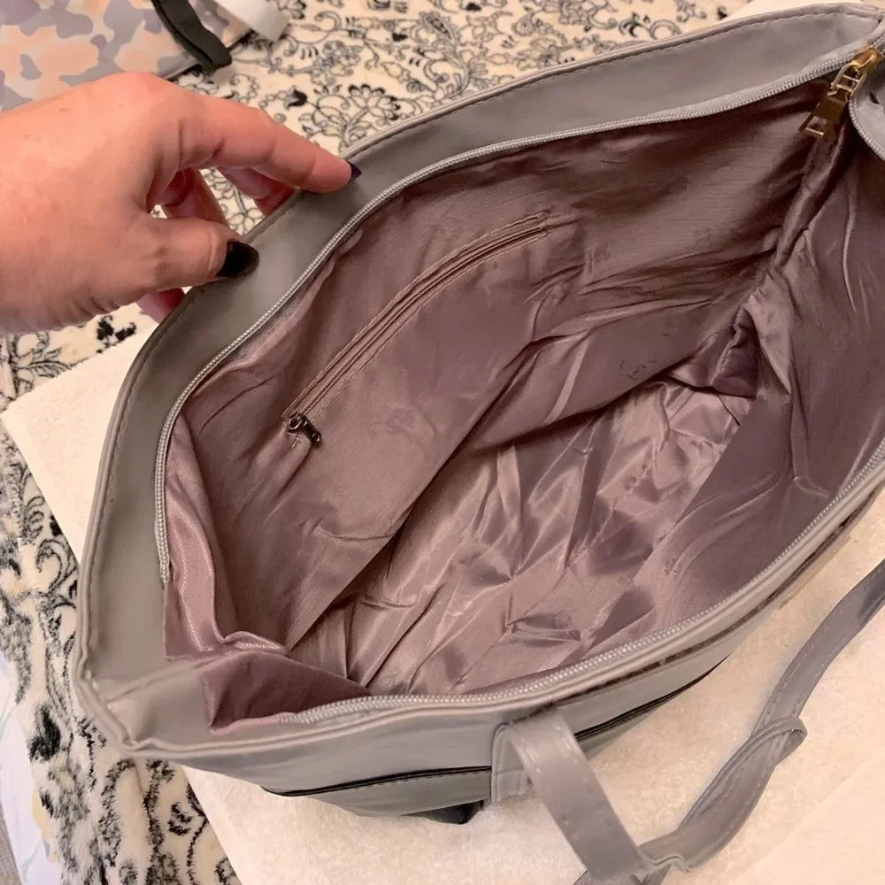 Minimalist Two Tone Tote - Picture 2 of 5